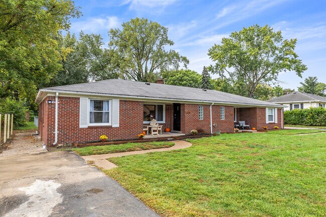 Building Photo - 8254 Mary Ann Ave