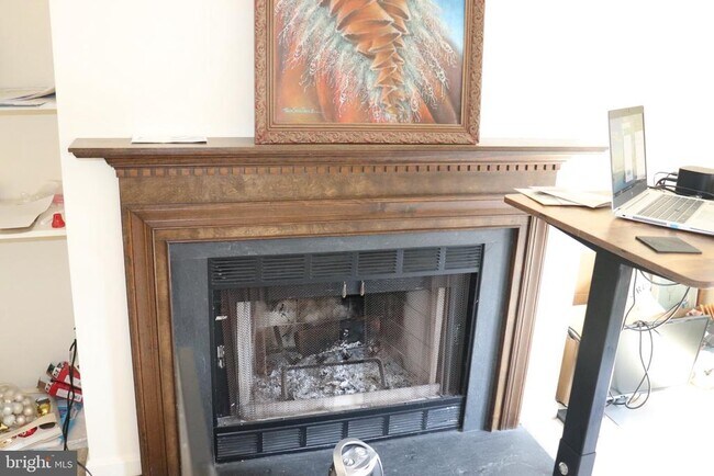 Building Photo - 942 S Rolfe St