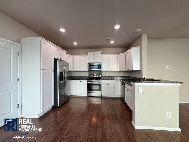 Building Photo - 3428 Hera St NE