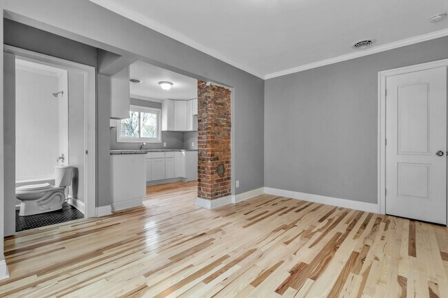 Building Photo - 76 Garner Ave