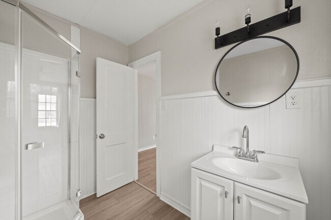 Building Photo - *PRE-LEASING* Updated Home w/ Large Bedrooms, Minutes from Texas Tech