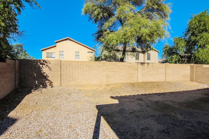 Building Photo - 12634 W Pasadena Ave