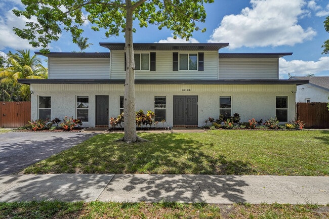 Building Photo - 10108 SW 53rd Ct