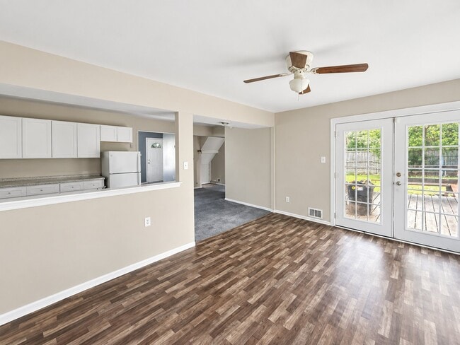 Building Photo - 20 Commodore Ct