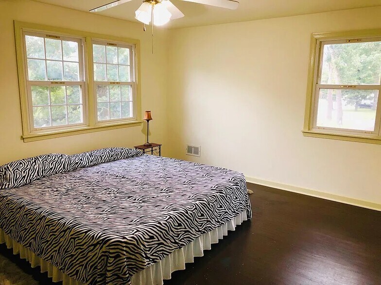 BEDROOM 1 - 201 Deptford Rd