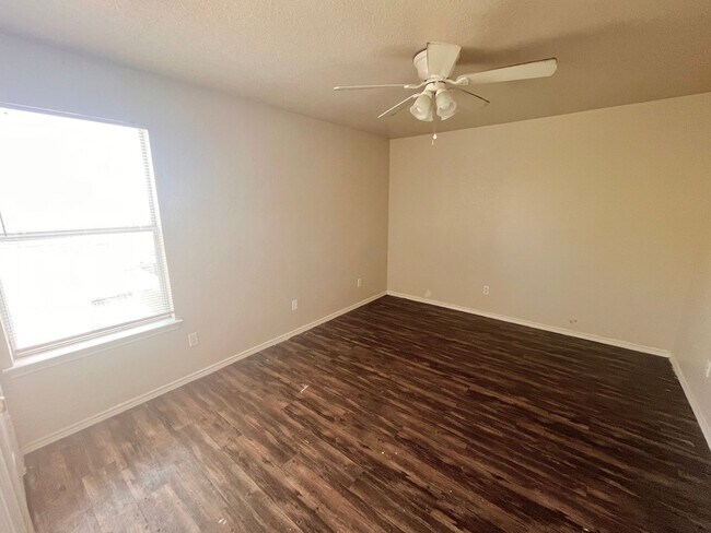 Building Photo - NEW IN MANAGEMENT - AVAILABLE NOW! SECTION 8 ACCEPTED