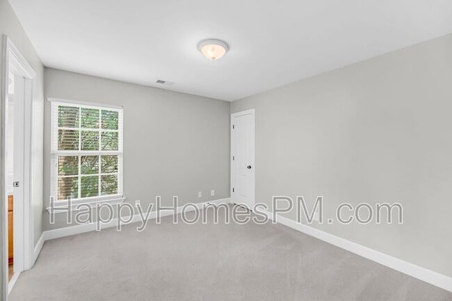 Building Photo - 2932 Sugarberry Ln