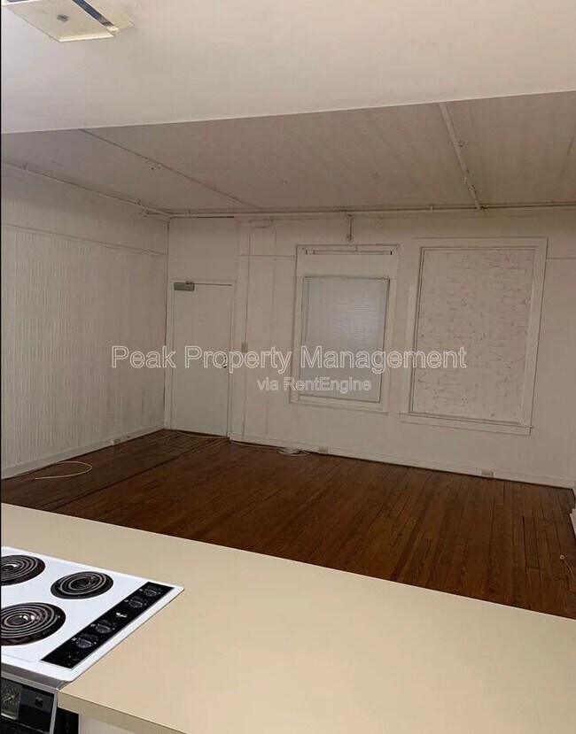 Building Photo - 308 W Broad St