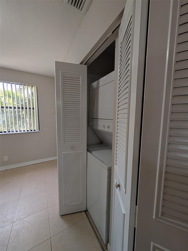 Building Photo - 5741 Riverside Dr