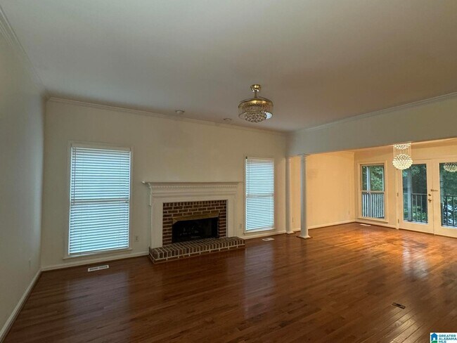 Building Photo - 2512 Christie Cir