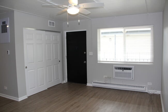 Building Photo - 329 Kimbell Ave