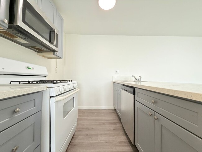 Building Photo - 8601 International Ave