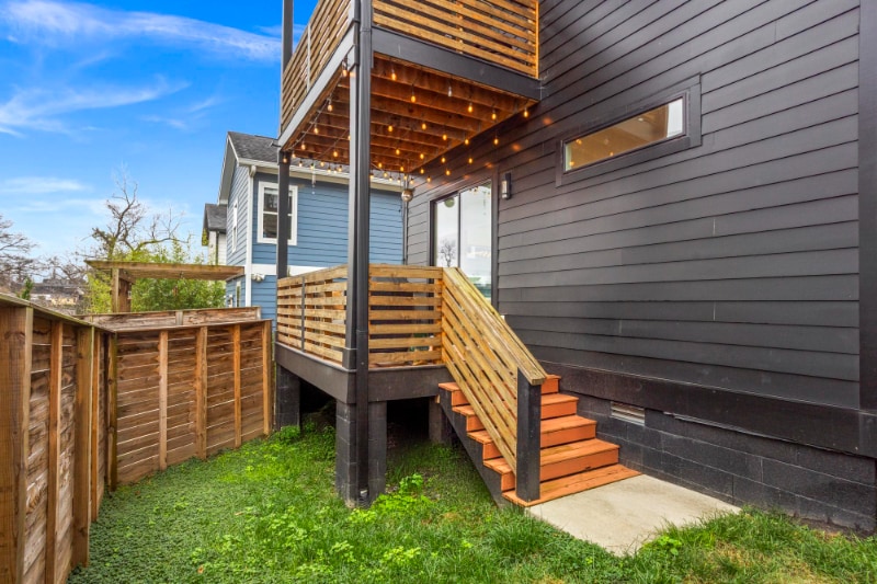 Building Photo - 2210 14th Ave N