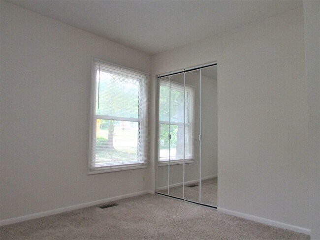 Building Photo - 1912 Orchard Ln