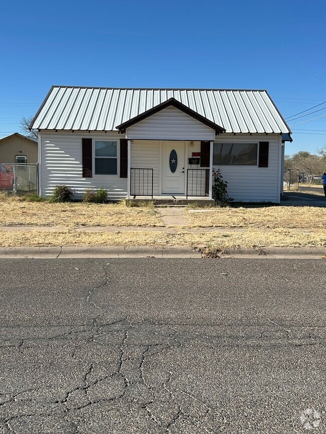 Building Photo - PRICE CHANGE!!!  Nicely Renovated Home!