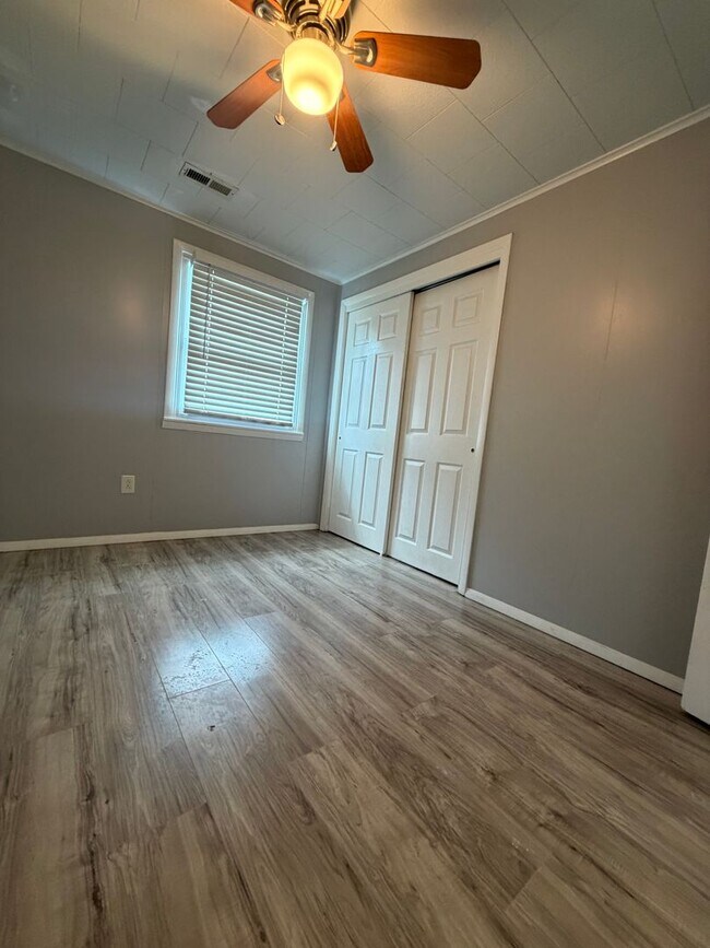 Building Photo - 5003 Terry Dr