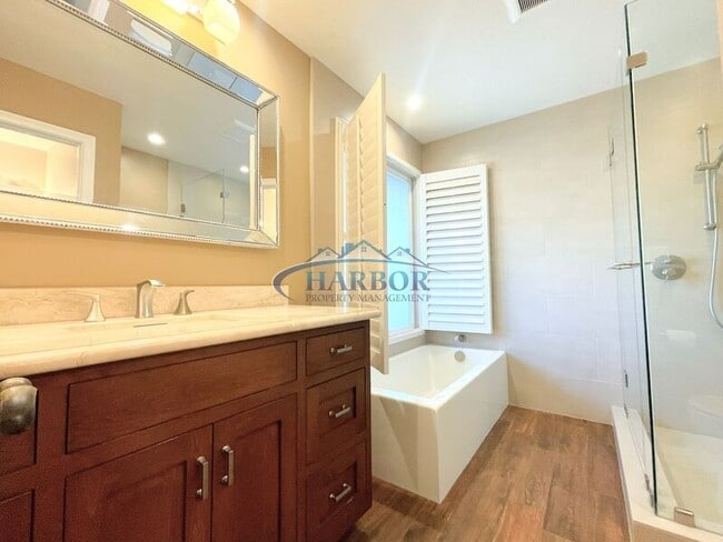 Building Photo - 2300 Sparta Dr