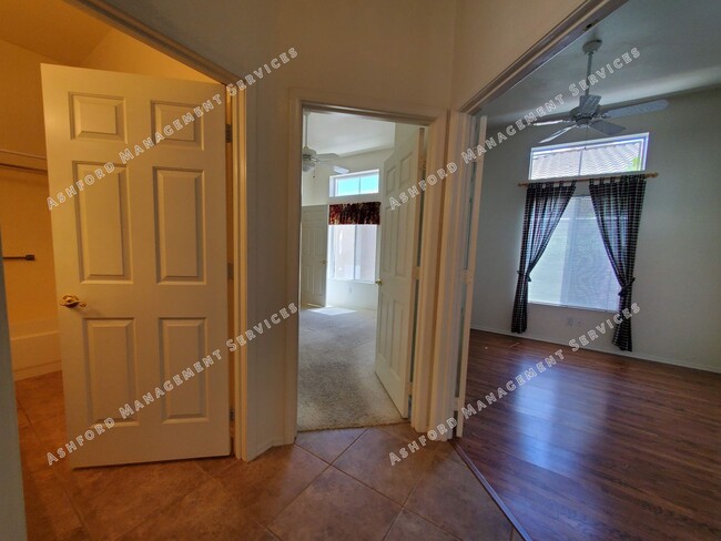 Building Photo - COYOTE LAKES BEAUTIFUL VIEW OF GOLF COURSE/NOT AGE RESTRICTED**NO TENANT FEES