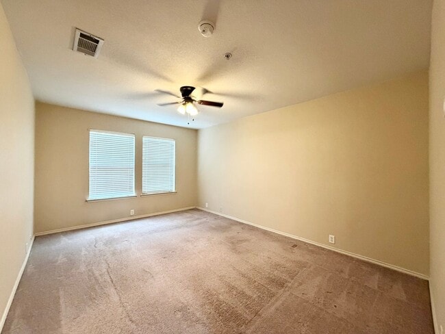 Building Photo - 2224 Stonepark Pl