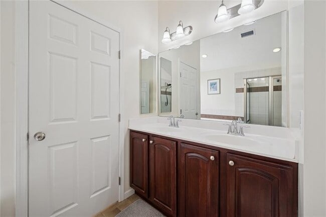 Building Photo - 1005 Autumn Woods Dr