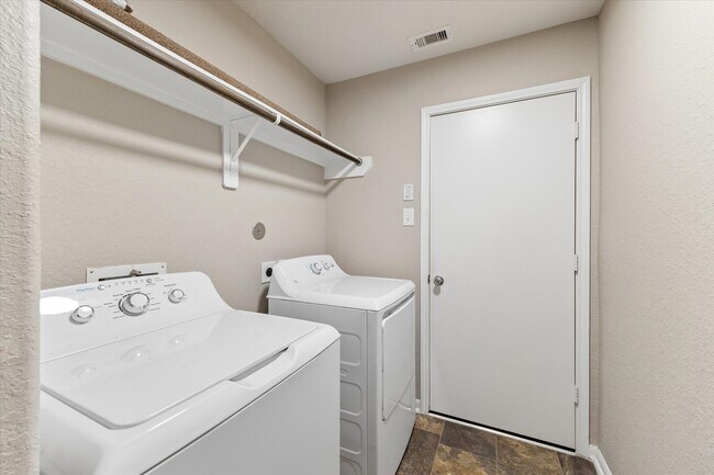 Building Photo - 9966 Chimney Swift Ln