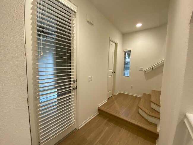 Building Photo - 3 bed, 3.5bath wihtin The Pacific Ridge Community in Oceanside