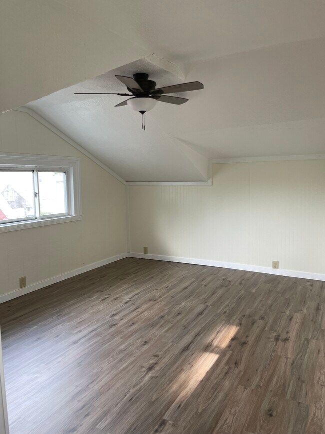 Building Photo - 26 Hoffman Ave