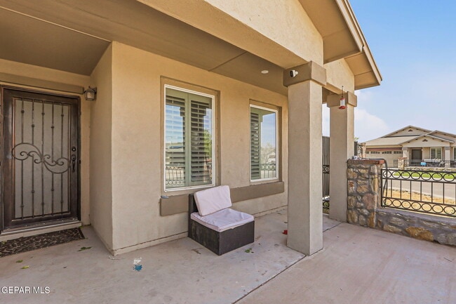 Building Photo - 12748 Tre Maximiliano Ave