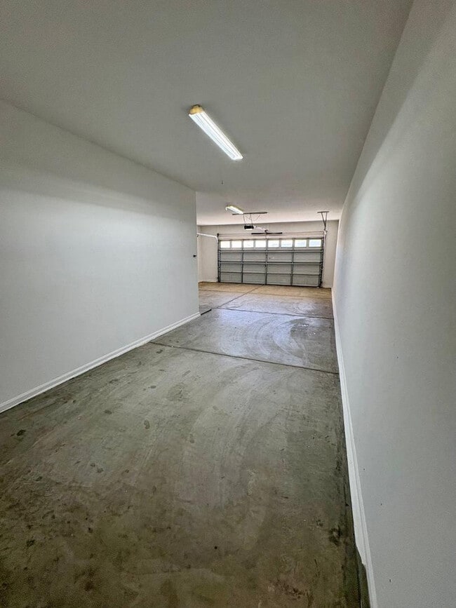 Building Photo - 16126 W Meade Ln
