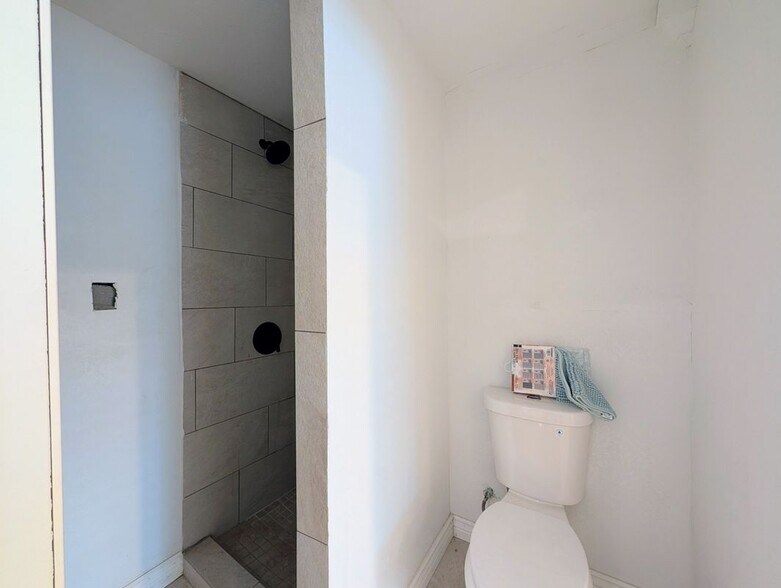 Building Photo - 13208 W Tuckey Ln