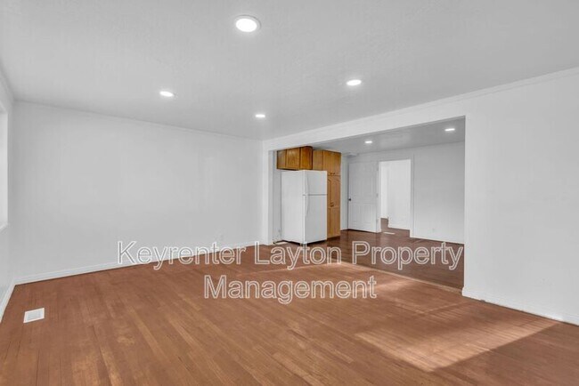 Building Photo - 775 N Diamond St