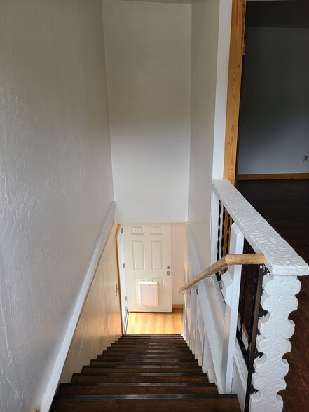 Building Photo - 500 1/2 Defoe St