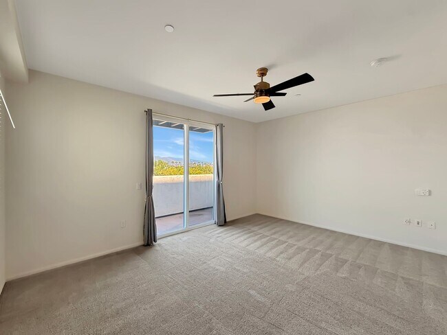 Building Photo - Spacious 4BR/3.5BA Townhome in Otay Ranch ...