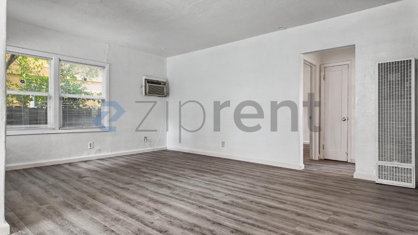 Building Photo - Unit