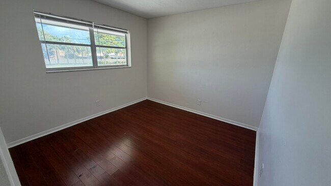 Building Photo - 4061 NW 9th Ave