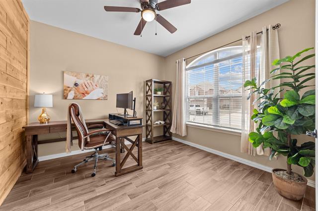 Building Photo - 910 Blackhawk Dr