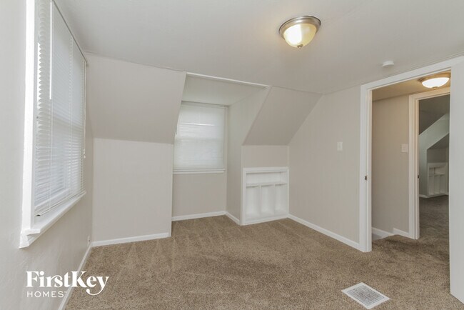 Building Photo - 20 164th St