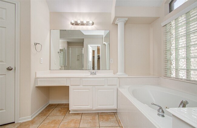 Building Photo - 226 Elana Ln