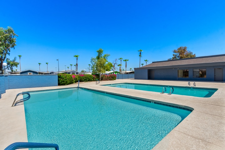 Building Photo - 2060 N Center St