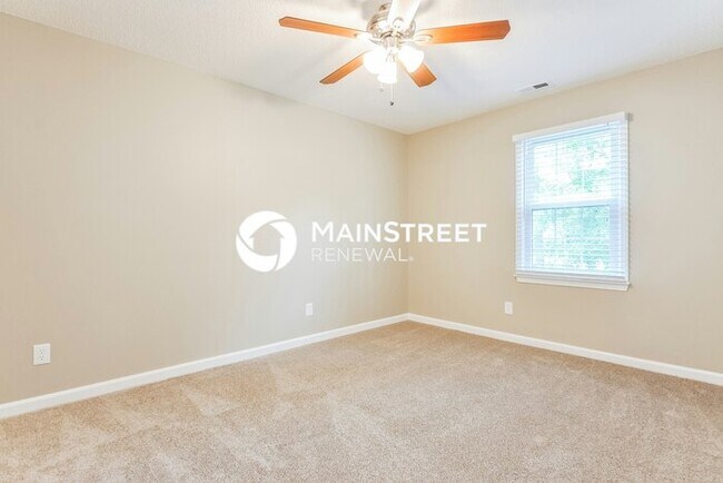 Building Photo - 3 Bedroom Pet-Friendly Home in Fuquay-Vari...