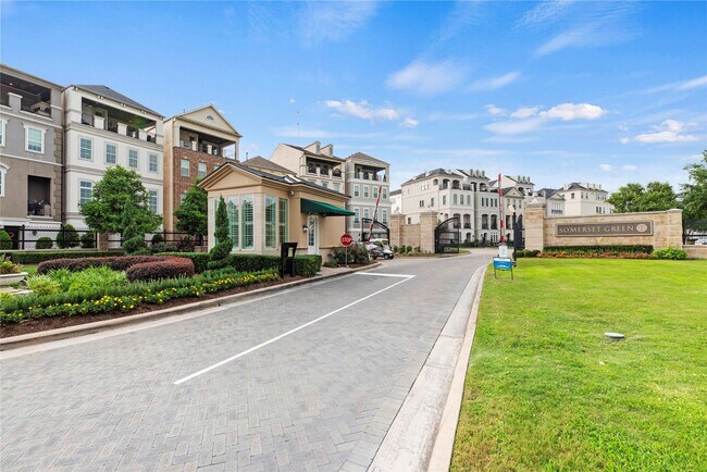 Building Photo - 3503 Kensington Gdns Ln