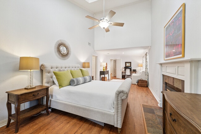 Building Photo - 3444 Normandy Ave