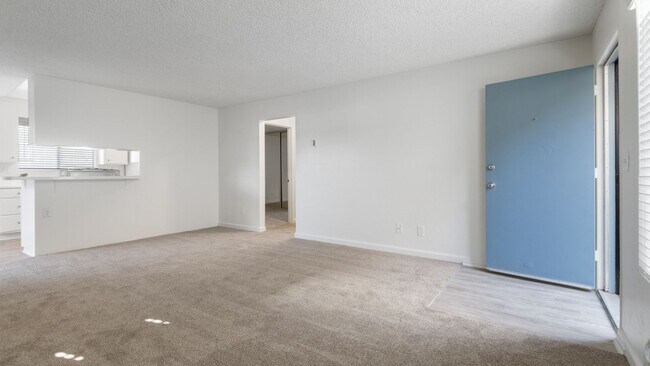 Building Photo - 2BR in El Cajon with Parking and Private Patio