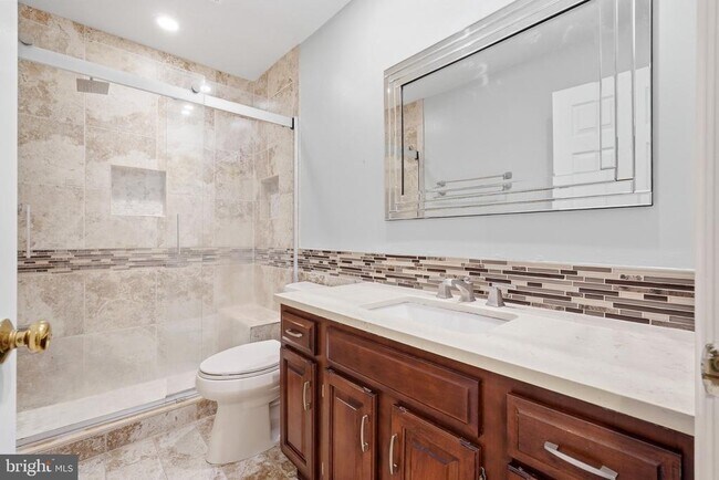 Building Photo - 3968 Clares Ct