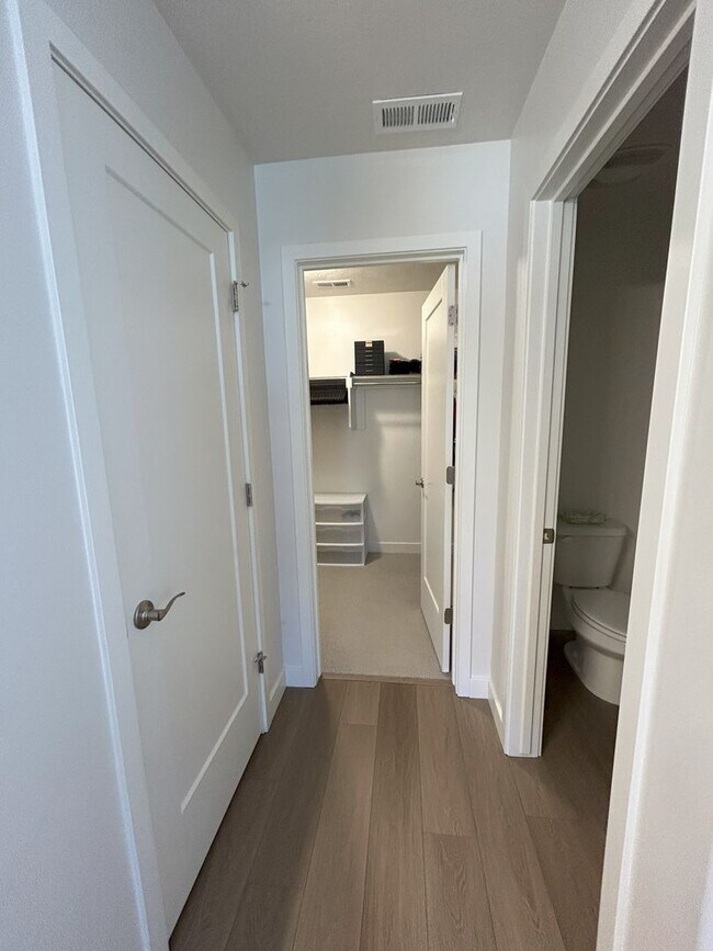 Building Photo - 5 Bed/3 Bathroom house in America Fork