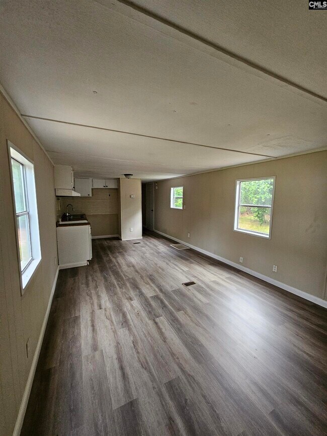 Building Photo - 117 E Woods Ct