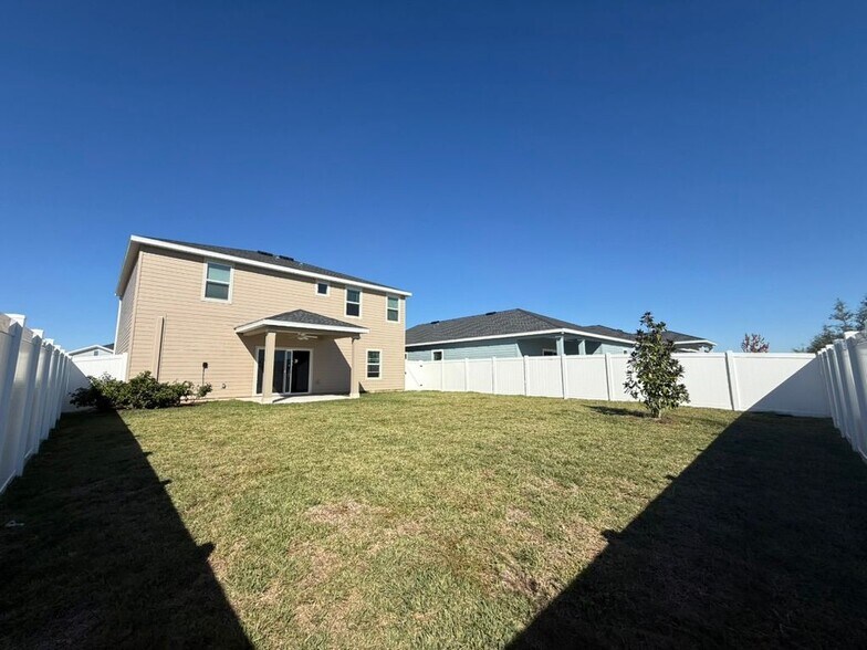 Building Photo - 4701 SW 83rd Lp