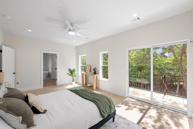 Building Photo - 13 Autumn Oaks Dr