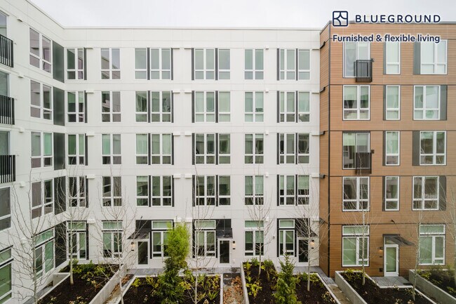 Building Photo - 17305 NE 67th Ct