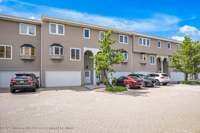 Building Photo - 1332 Ocean Ave